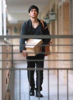 西島秀俊 17歳年下\u201d小雪似\u201dコンパニオンと厳戒半同棲